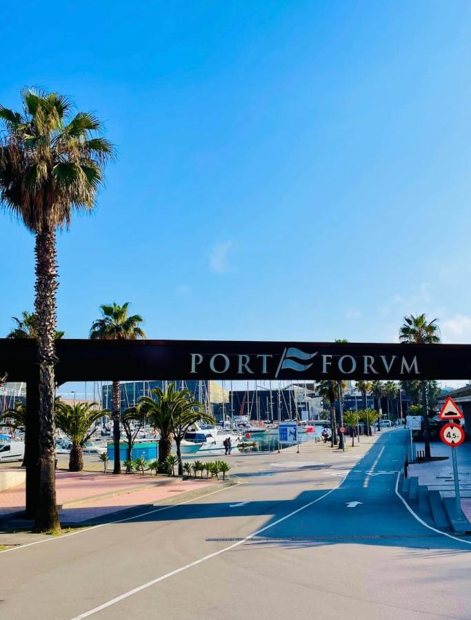 Yacht Hotel Barcelona Sant Adria de Besos Bagian luar foto