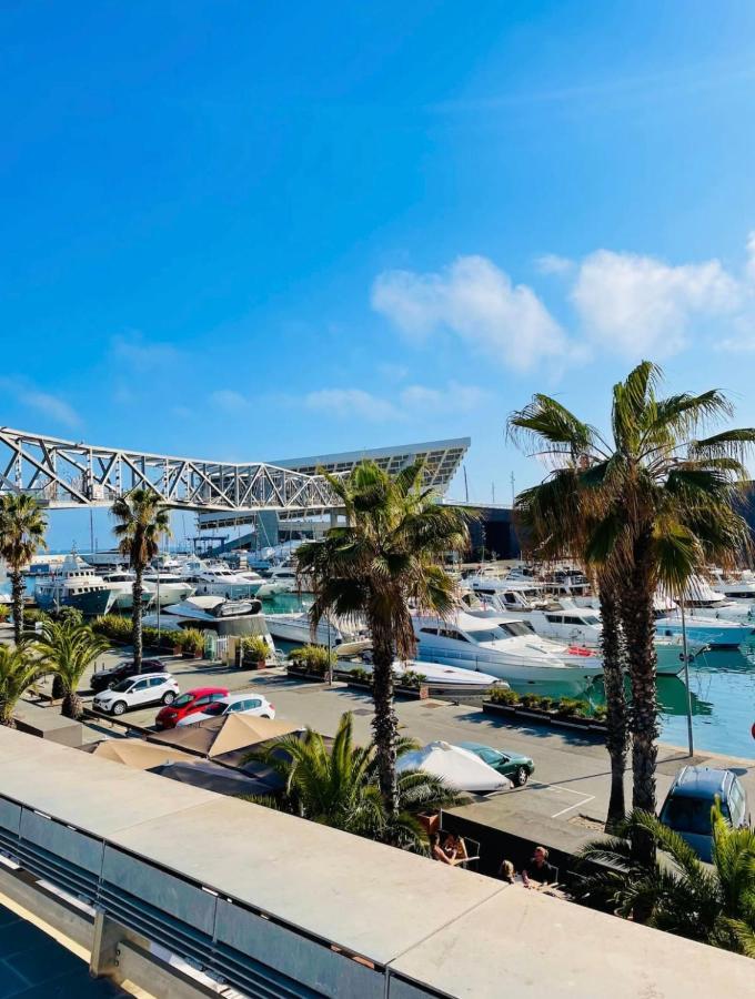 Yacht Hotel Barcelona Sant Adria de Besos Bagian luar foto