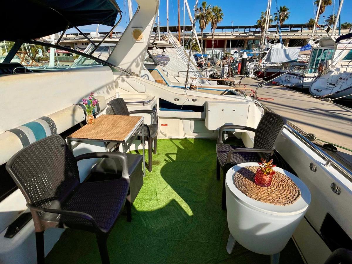 Yacht Hotel Barcelona Sant Adria de Besos Bagian luar foto