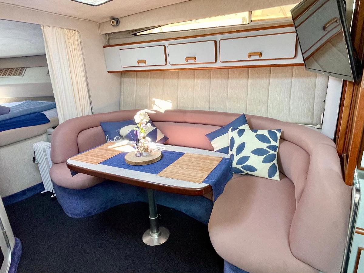 Yacht Hotel Barcelona Sant Adria de Besos Bagian luar foto
